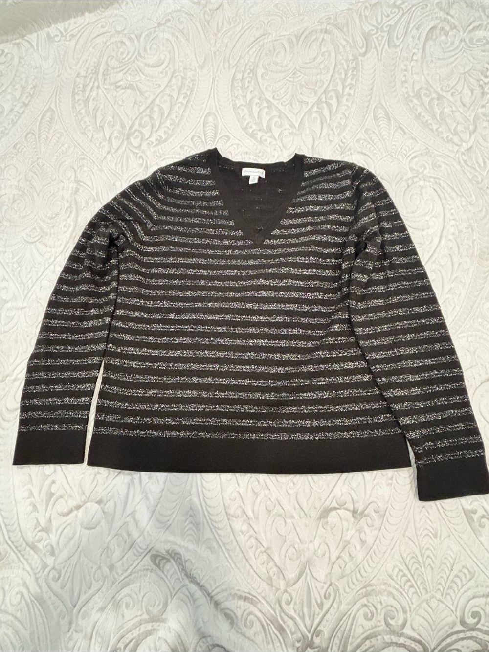 Charter Club Women’s XL Black Silver Metallic Knit Striped V-Neck Pullover